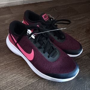 Nike Women's Flex Experience RN 7 Running Shoes Size 7.5  Hot Pink